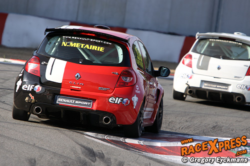 Onstuimige peloton van Clio Cup maakt zich op voor eindsprint